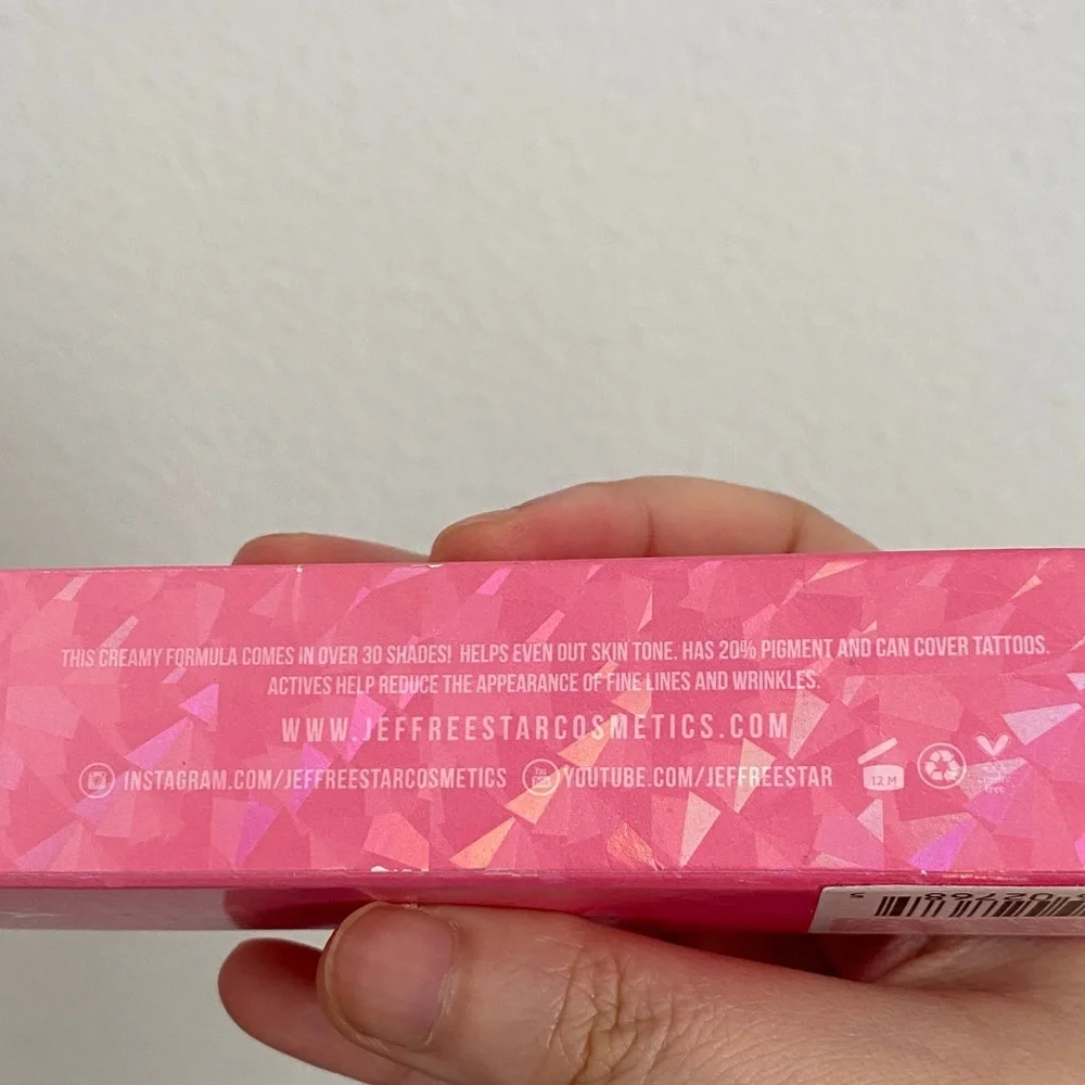 Jeffree Star Pink and Gold Concealer (C16.5)